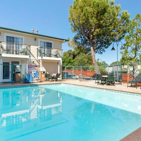 Best Western Cedar Inn&Suites Angels Camp Exterior foto